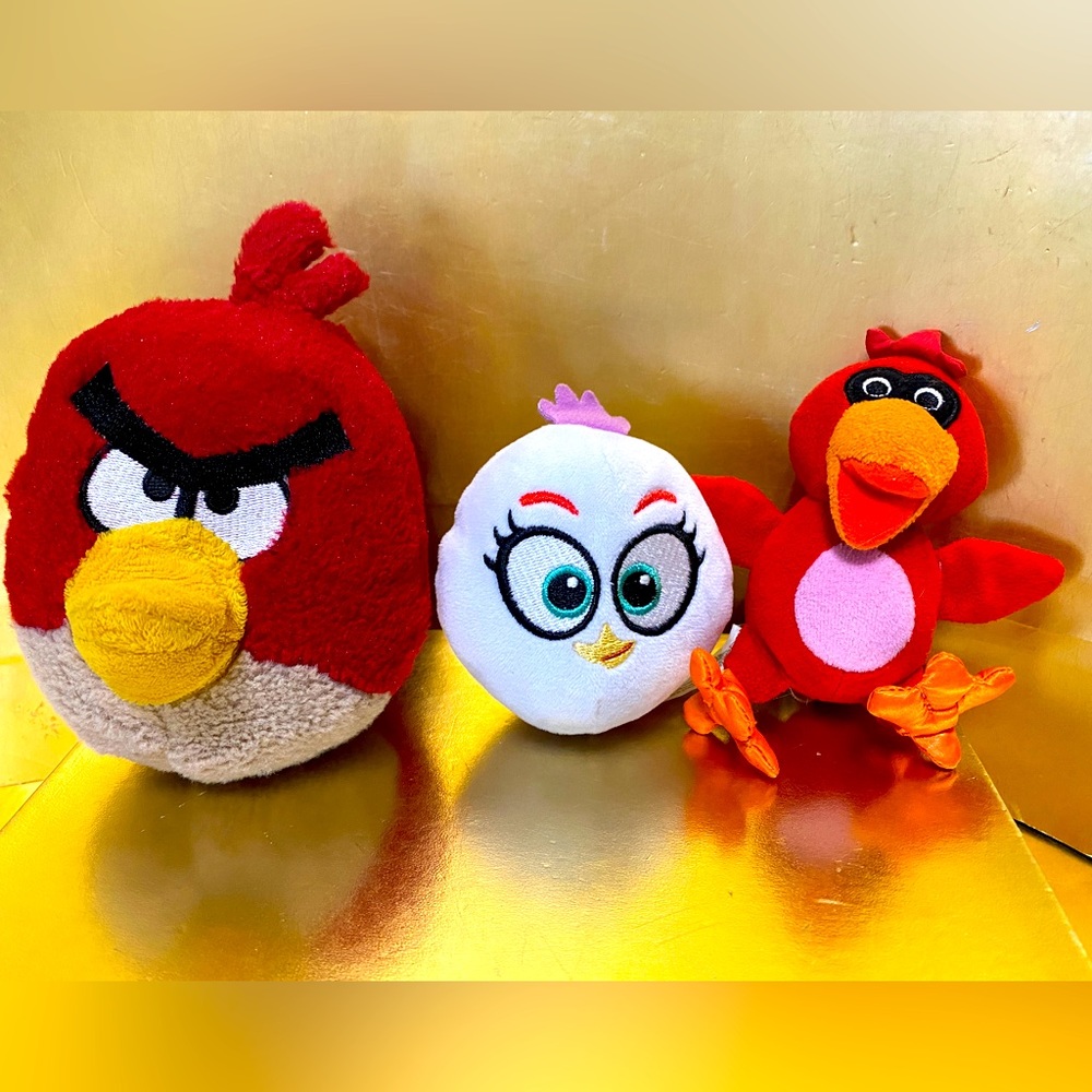 ANGRY BIRDS RED & MATILDA PLUSH & RED CARDINAL SQUEAKER PLUSH VTG 2004